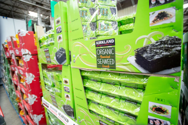 A photo of Kirkland Signature Organic Roasted Seaweed Snack.