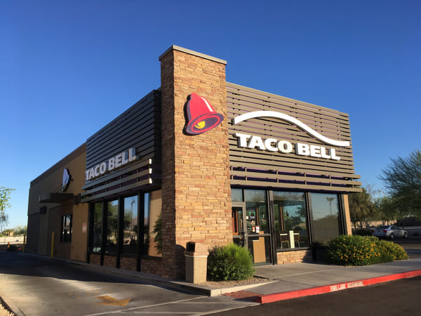 Keto Taco Bell: Enjoy Fast Food Without Breaking Your Diet 2 Front of Taco Bell restaurant