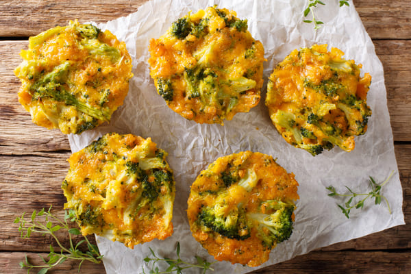 Baked cheesy broccoli bites in parchment paper