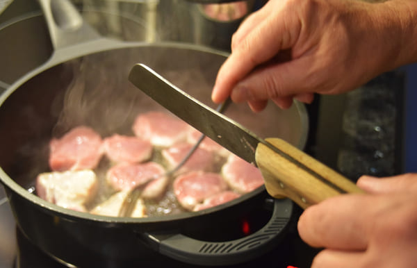 Discover the Perfect Pork Medallions for a Flavorful Feast 6 Pork medallions cooking in a pan