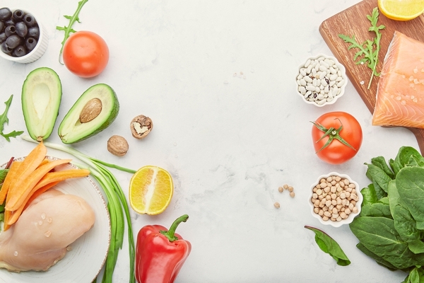 15 Easy Low Carb Lunch Ideas That Will Keep You Energized 3 Low-carb ingredients include chicken fish, vegetables, and leafy greens