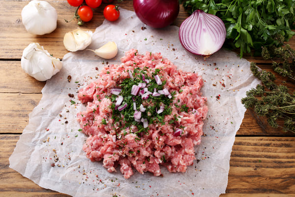 Secrets of Carne Picada: Expert Tips and Techniques 5 Finely chopped meat combined with diced tomatoes, onions, and a tantalizing blend of aromatic spices.
