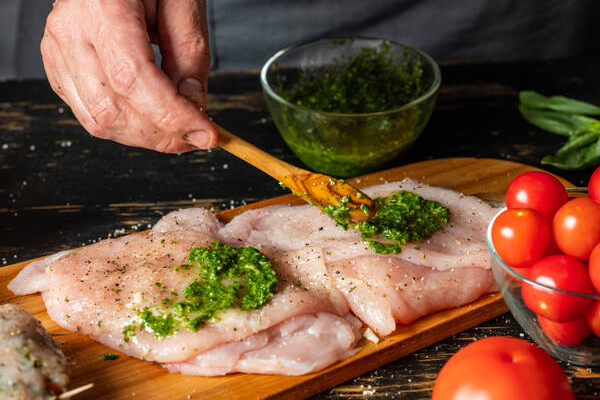 Grilled Chicken Margherita Olive Garden: Recreate the Magic 5 Chicken breast with pesto and tomatoes