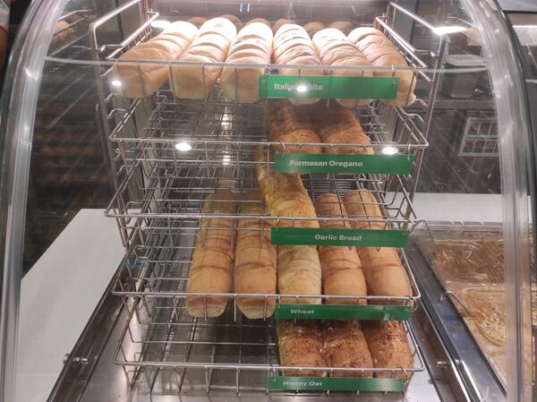 Subway Bread Calories Guide: Build Your Low-Cal Sandwich 4 Choice of bread in a Subway restaurant