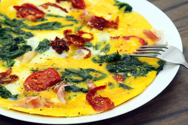Cheesecake Factory Keto Menu: Indulge Without the Guilt 5 Spinach, bacon & tomato omelet