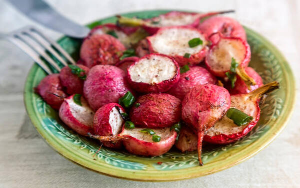 Roasted Radishes Recipe: A Flavor Explosion in Every Bite! 5 Roasted radishes with green onions on a plate