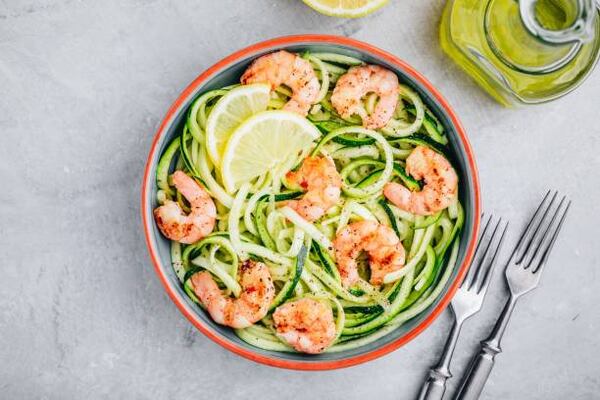 Keto Pasta Recipe Revolution: Goodbye High-Carb Cravings! 15 Zoodles with lemon and shrimp