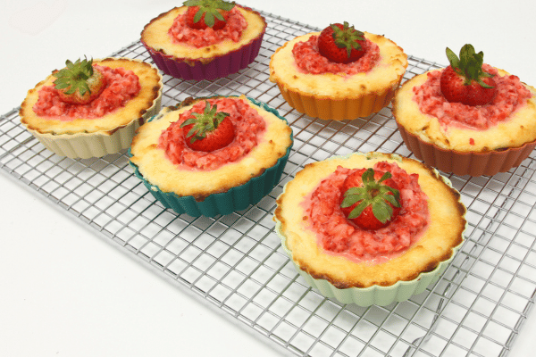 Keto Cheesecake Bites: Keto Strawberry Cheesecake Tarts.