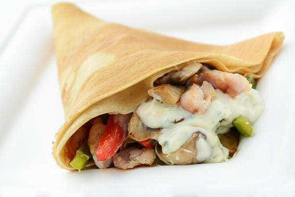 Japanese Crepes: A Mouthwatering Recipe You Can't Miss! 7 Snack crepe filled with chicken and veggies