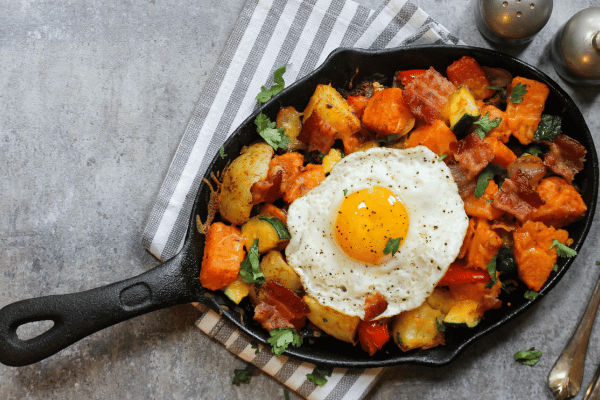 10 Keto Zucchini Recipes to Spice Up Your Low Carb Diet 11 Keto Zucchini Recipes: Skillet Breakfast Hash with Zucchini.
