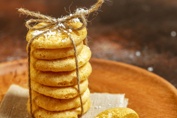 Carbalose Flour: The Ultimate Low-Carb Baking Solution 8 A plate of freshly baked low-carb cookies made with low-carb flour.