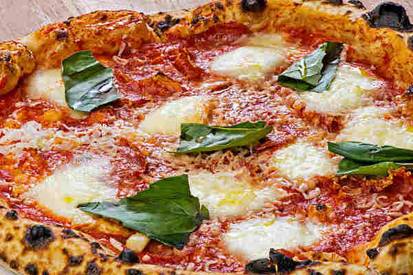 CPK Keto Menu: How to Enjoy Pizza on a Low-Carb Diet 7 Freshly baked margherita pizza