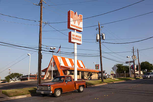 Whataburger Keto: Your Guide to Low-Carb Fast Food Options 3 The exterior of a Whataburger restaurant