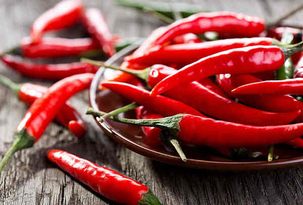 Top Thermic Foods to Boost Your Metabolism Naturally 5 Fresh chili peppers