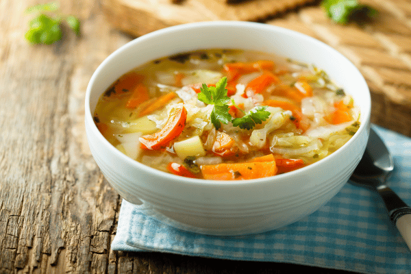 Keto Vegetable Soup: The Ultimate Low-Carb Option for Every Season 2 A warm bowl of keto vegetable soup filled with colorful, fresh veggies in a savory broth.