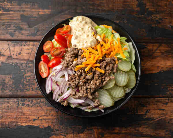 Easy Cheeseburger Salad Recipe for Quick, Tasty Meals 2 Cheeseburger salad with ground beef and shredded cheese