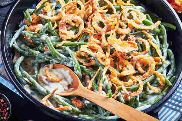 Are Green Beans Keto? Easy Recipe for Your Low-Carb Diet 6 Green bean casserole topped with bacon and fried onions