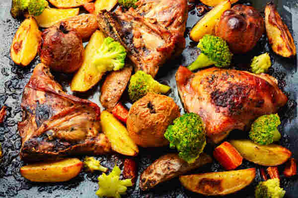 Instant Pot Chicken Thighs: Quick, Flavorful, Simple Recipe 8 Grilled chicken thighs with broccoli and sweet potatoes