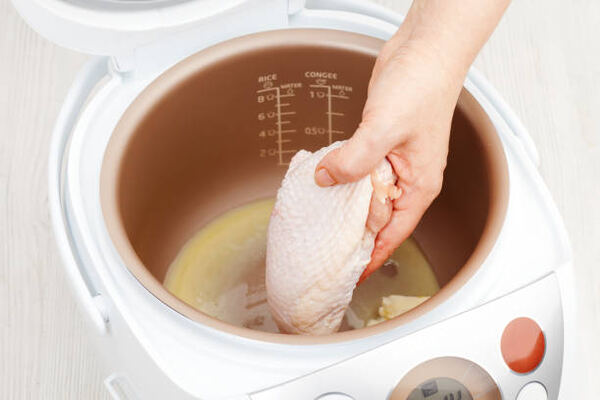 Instant Pot Chicken Thighs: Quick, Flavorful, Simple Recipe 5 Cooking chicken thighs in a multi-cooker instant pot