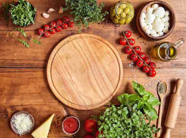 Crustless Pizza: Quick, Easy, and Delicious Low-Carb Pizza 4 Preparing pizza ingredients without a flour crust