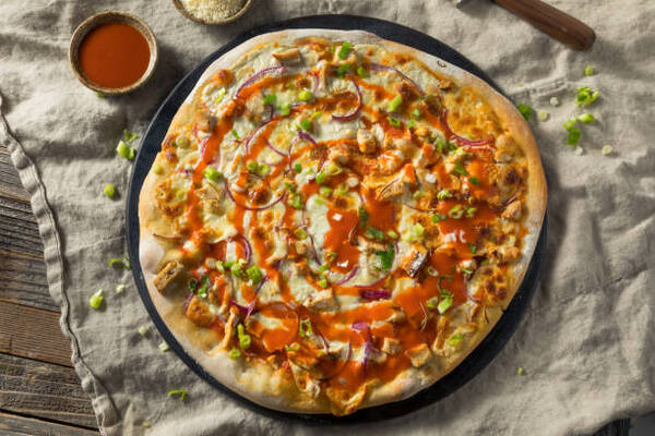 Easy Buffalo Chicken Pizza Recipe for Game Day Fun! 7 Homemade buffalo chicken pizza with blue cheese sauce