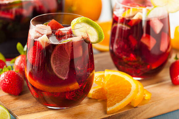 9 Easy Keto Alcohol Drinks for Summer Parties 10 Homemade red sangria with limes, oranges, and apples