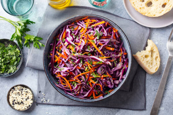 Carbs in Cabbage Explained: A Simple Low-Carb Guide 5 Red cabbage salad coleslaw in a bowl