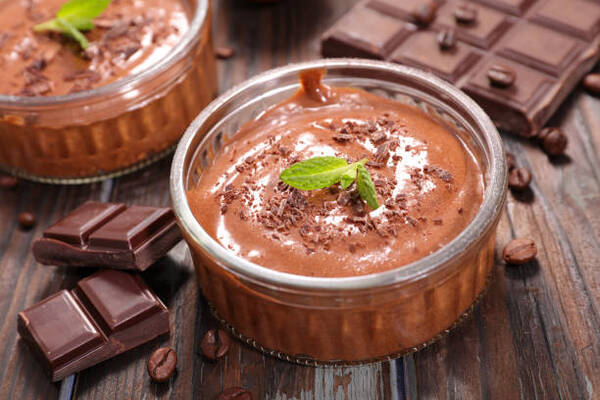 Easy Homemade Keto Chocolate Pudding Ready in Minutes 2 Two servings of chocolate mousse with dark chocolate and mint