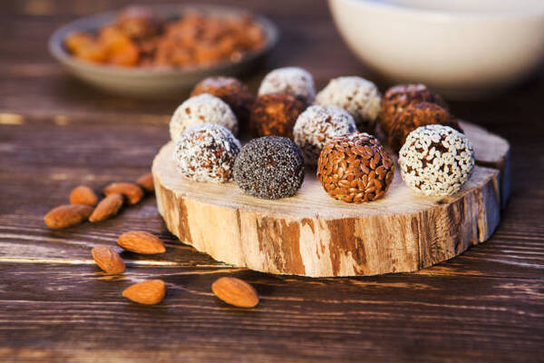 10 Keto Dessert Recipes Easy Enough for Beginners 14 Vegan handmade candies and ingredients