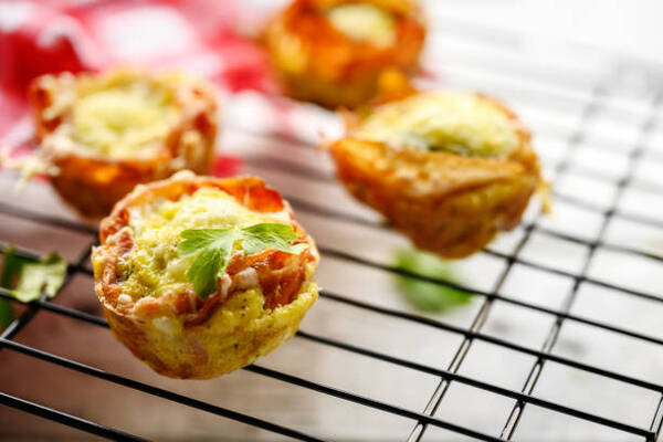 Keto Egg Bites Recipe That’s Perfect for Low-Carb On-the-Go 6 Breakfast muffin with eggs, cheese, spinach, and bacon