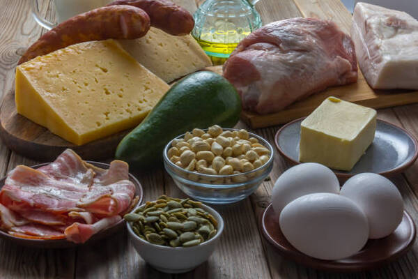 10 Quick and Easy Snacks With No Carbs to Curb Hunger 2 Keto-friendly zero-carb snacks including various meat, eggs, and cheese