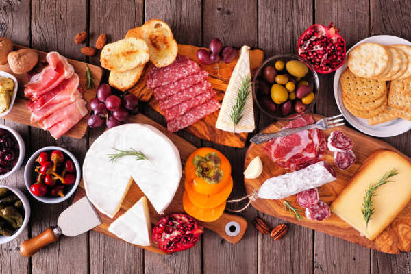 10 Quick and Easy Snacks With No Carbs to Curb Hunger 13 Charcuterie boards of assorted meats and cheeses as no-carb snacks